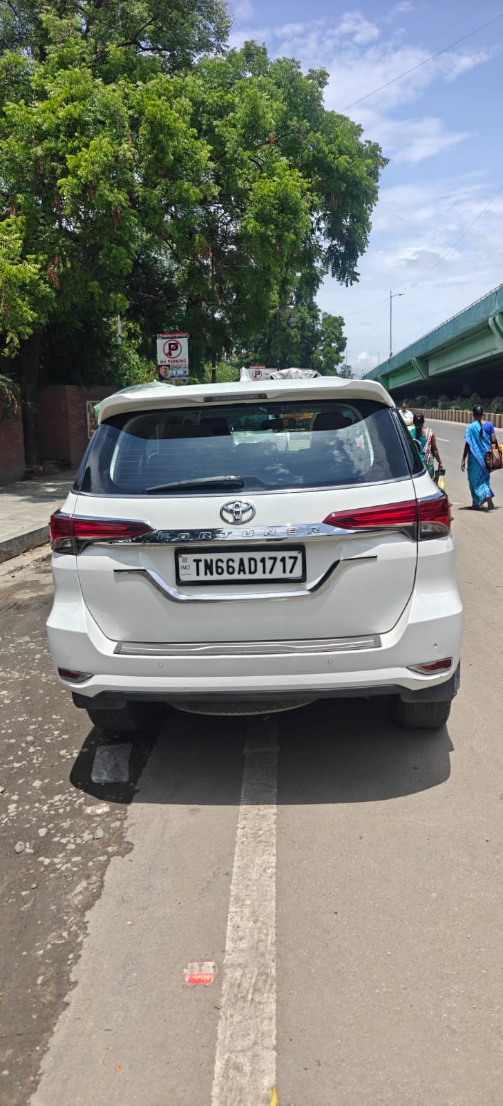 Toyota Fortuner - Image 4