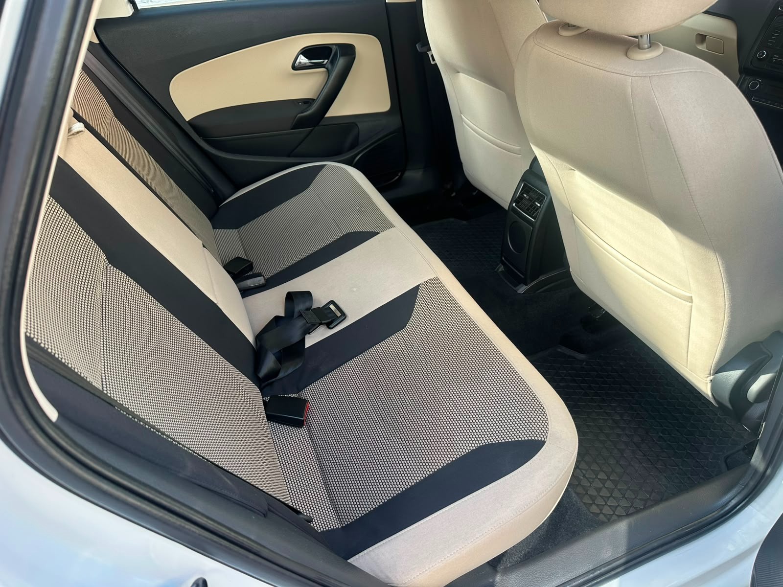 Skoda Rapid - Image 3