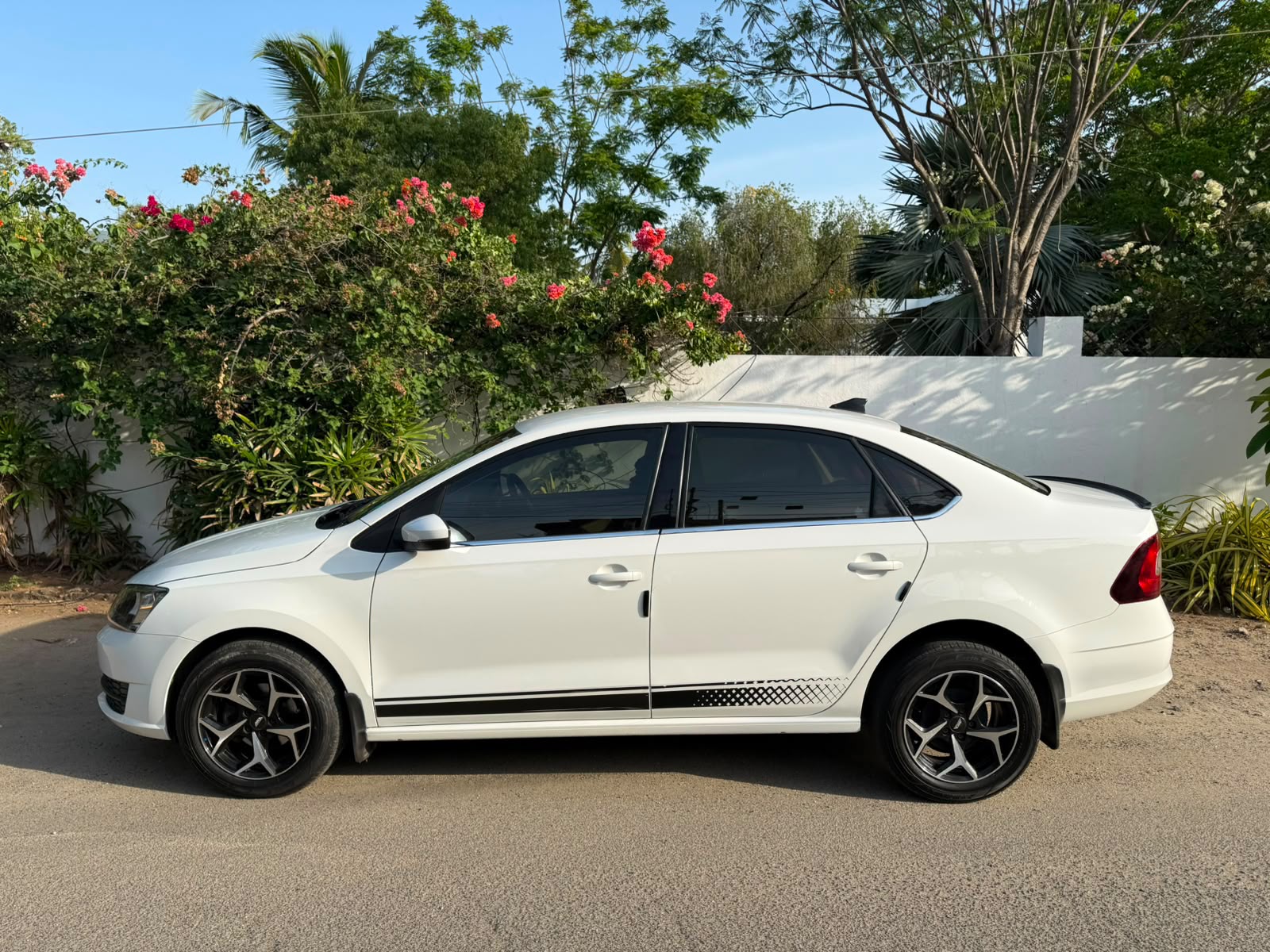 Skoda Rapid - Image 7