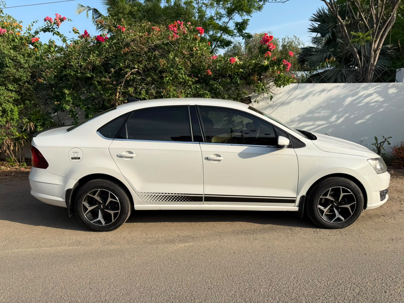 Skoda Rapid - Image 10