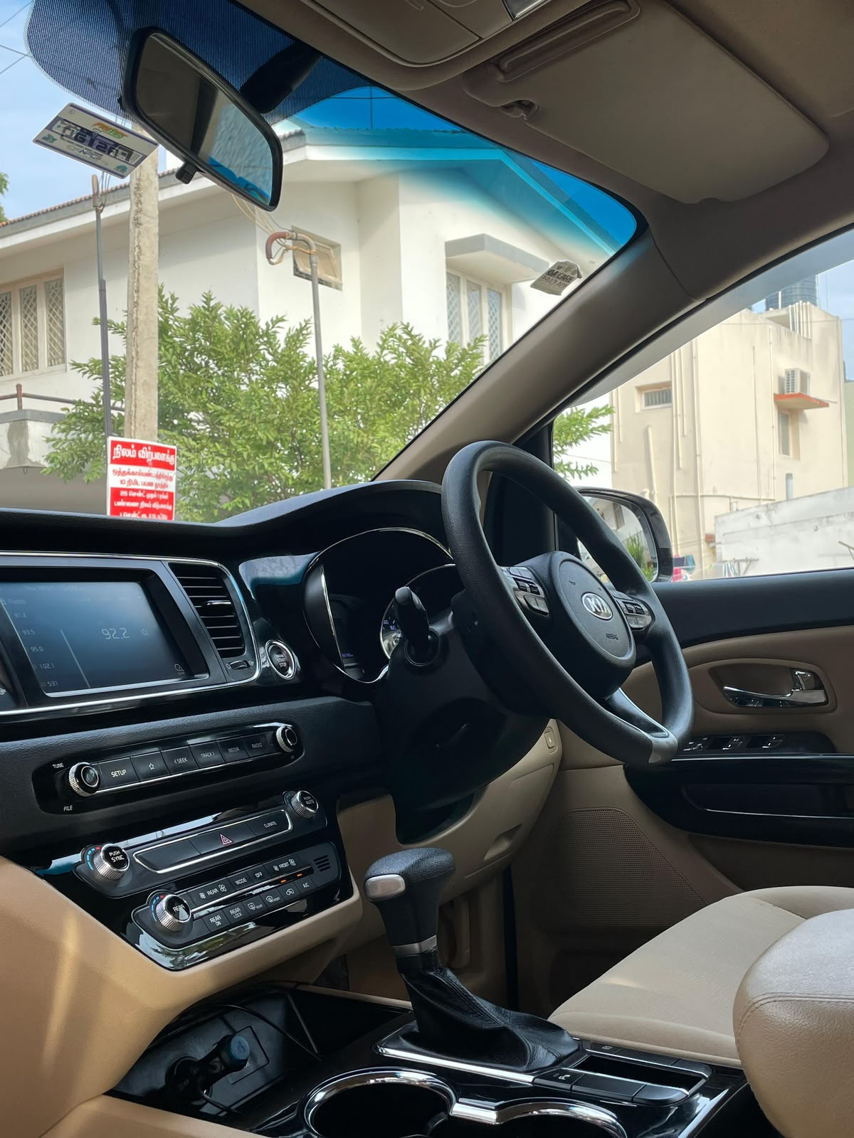 Kia Carnivel - Image 6
