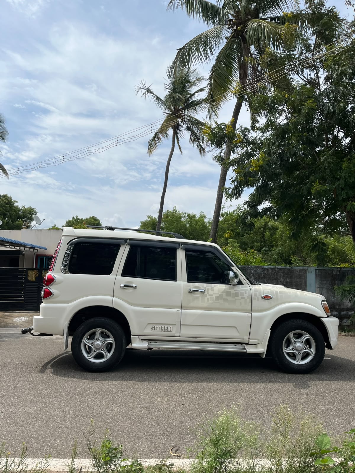 Mahindra Scorpio - Image 4