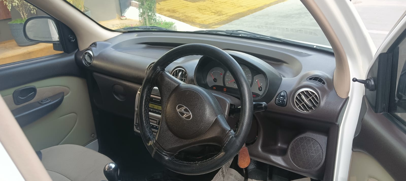Hyundai Santro Xing - Image 8