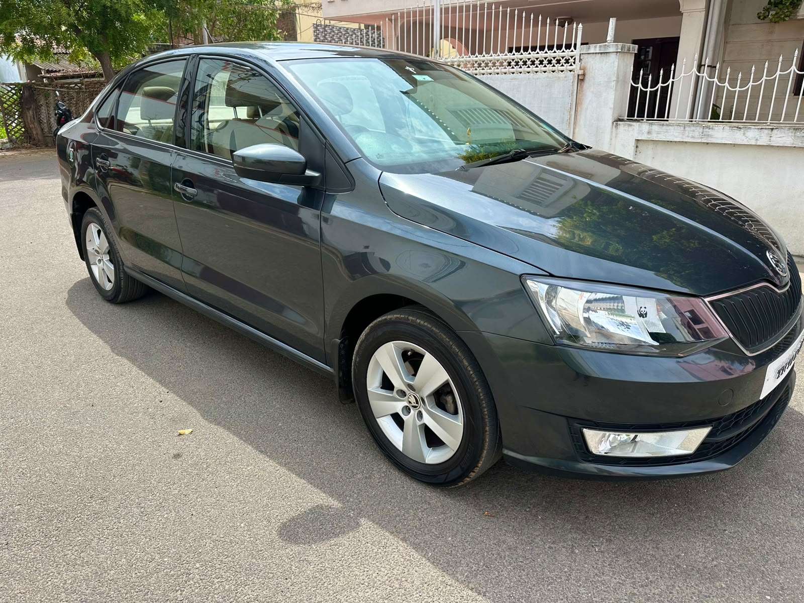 Skoda Rapid - Image 2