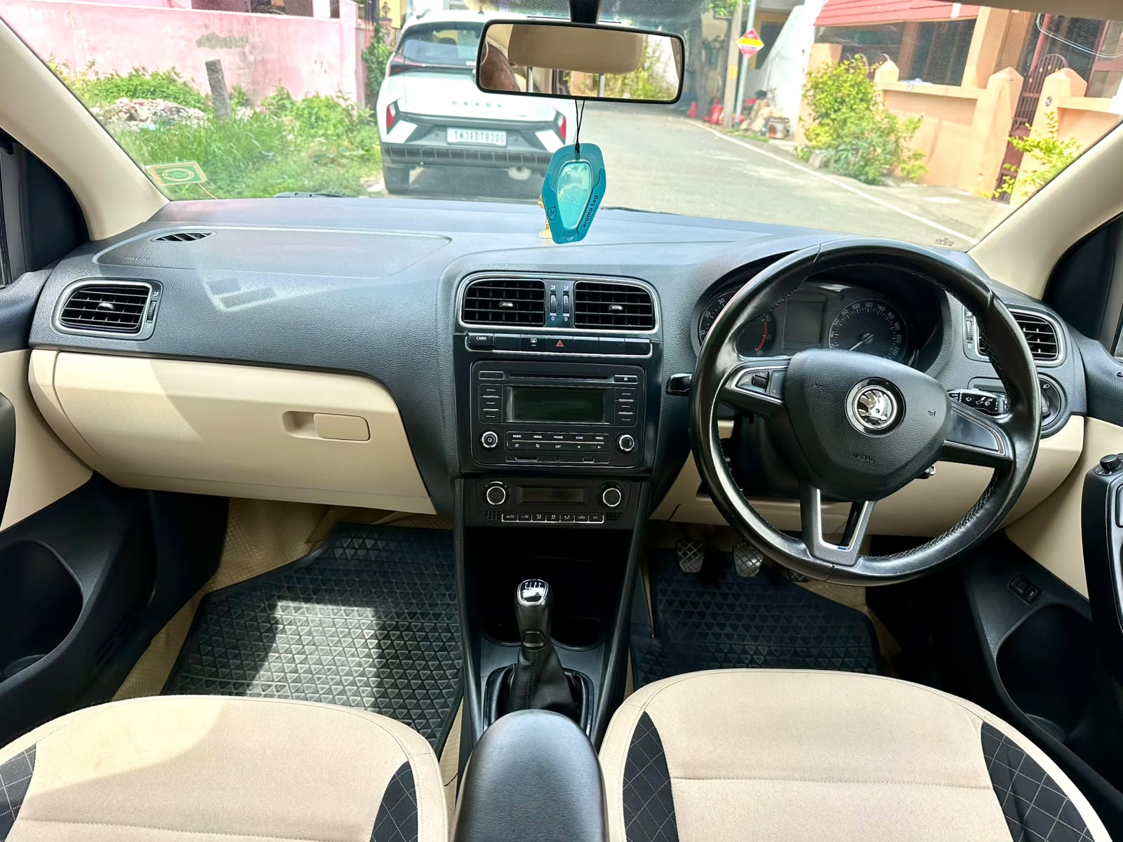 Skoda Rapid - Image 3