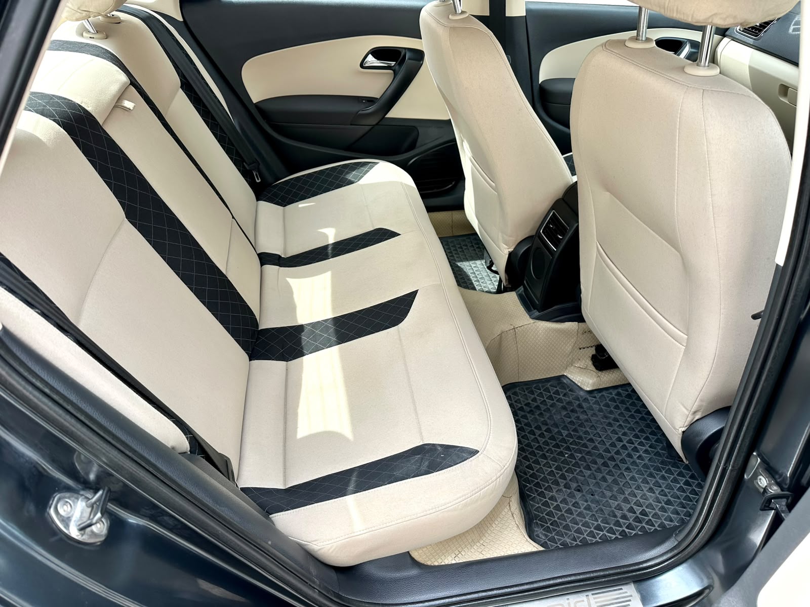 Skoda Rapid - Image 4