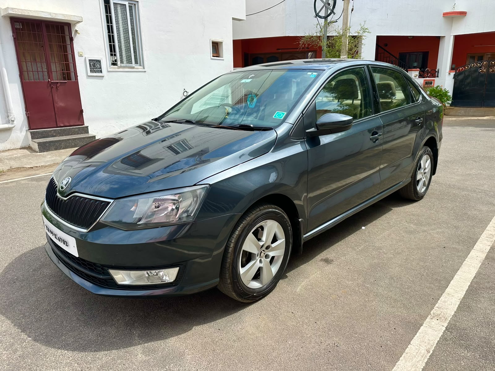 Skoda Rapid - Image 5