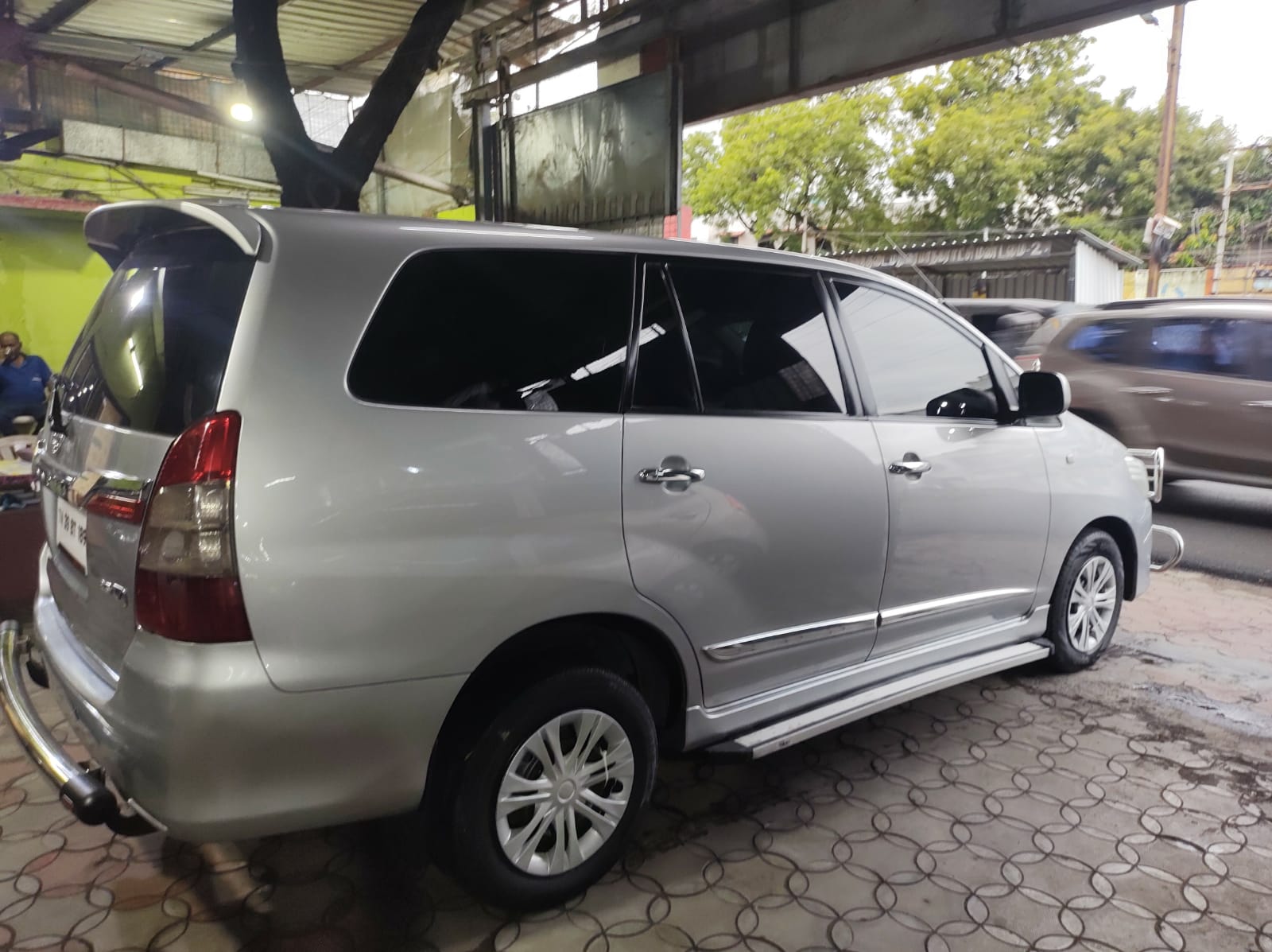 Toyota Innova - Image 4