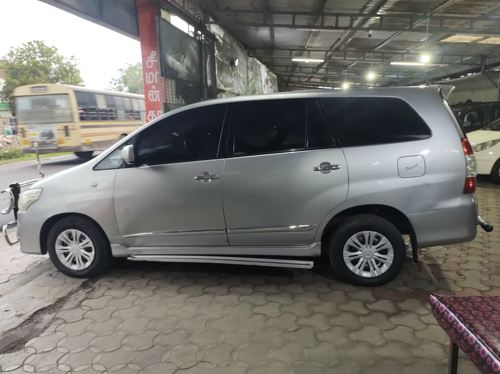 Toyota Innova - Image 3