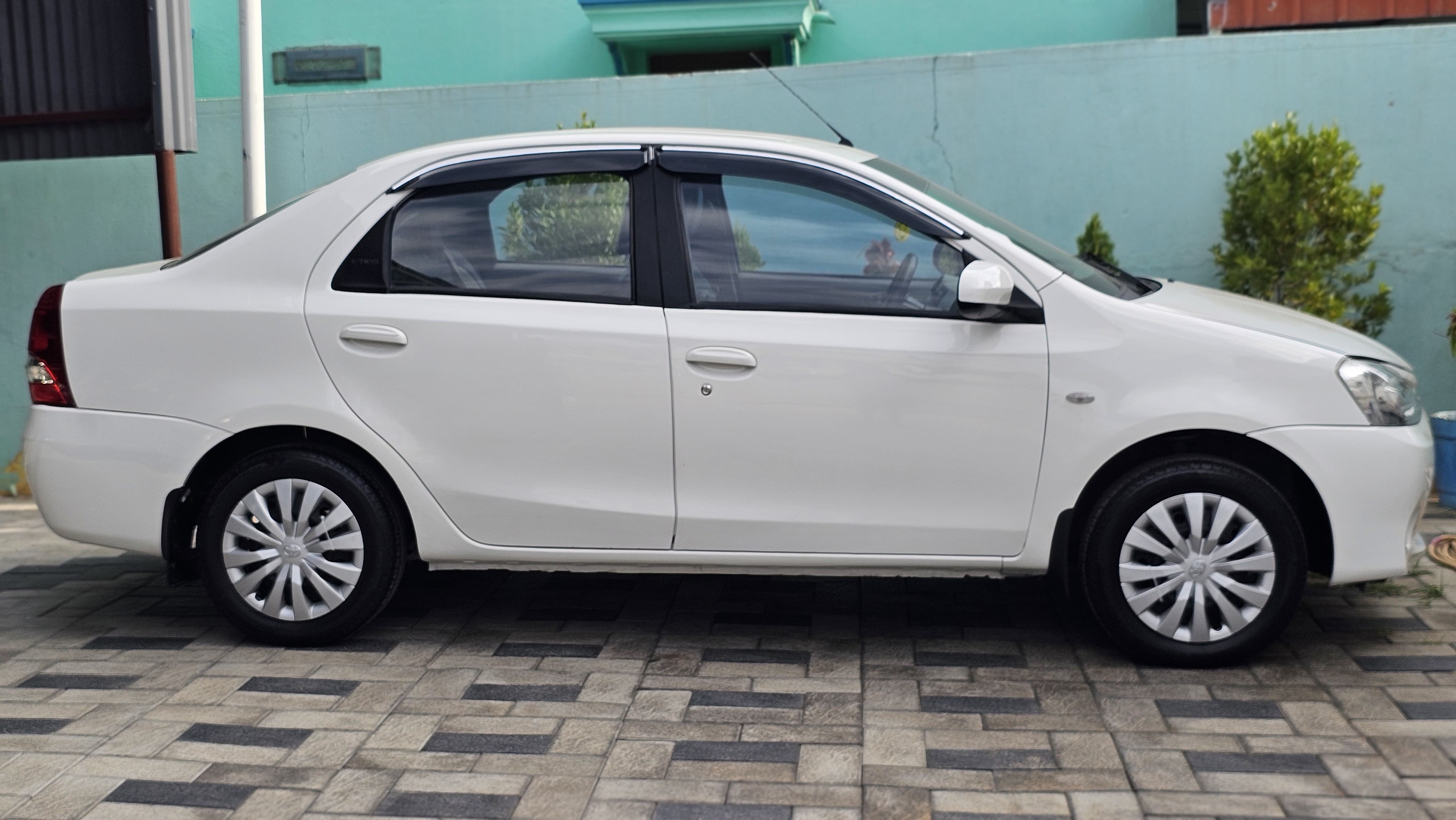 Toyota Etios - Image 4