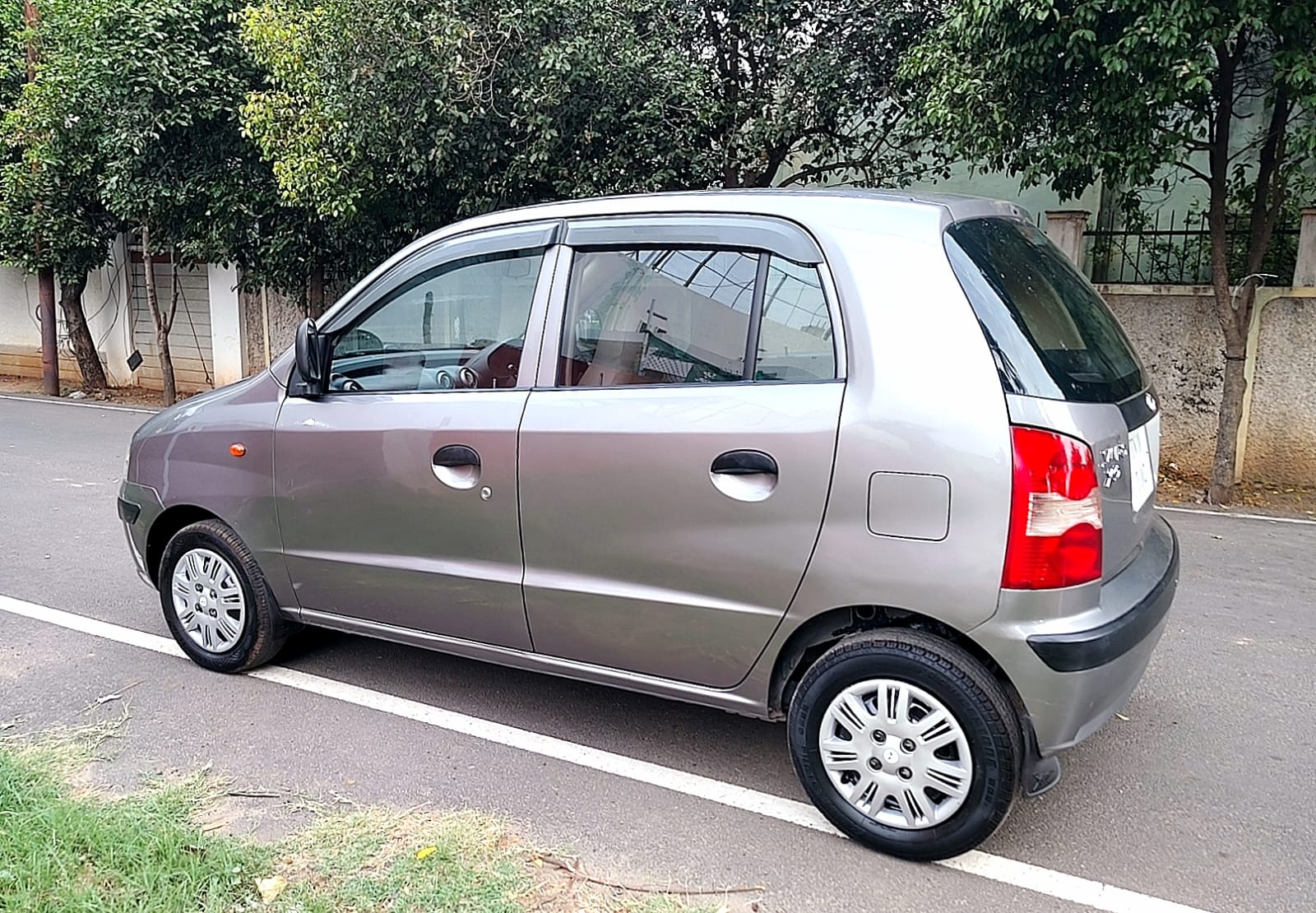 Hyundai Santro Xing - Image 4