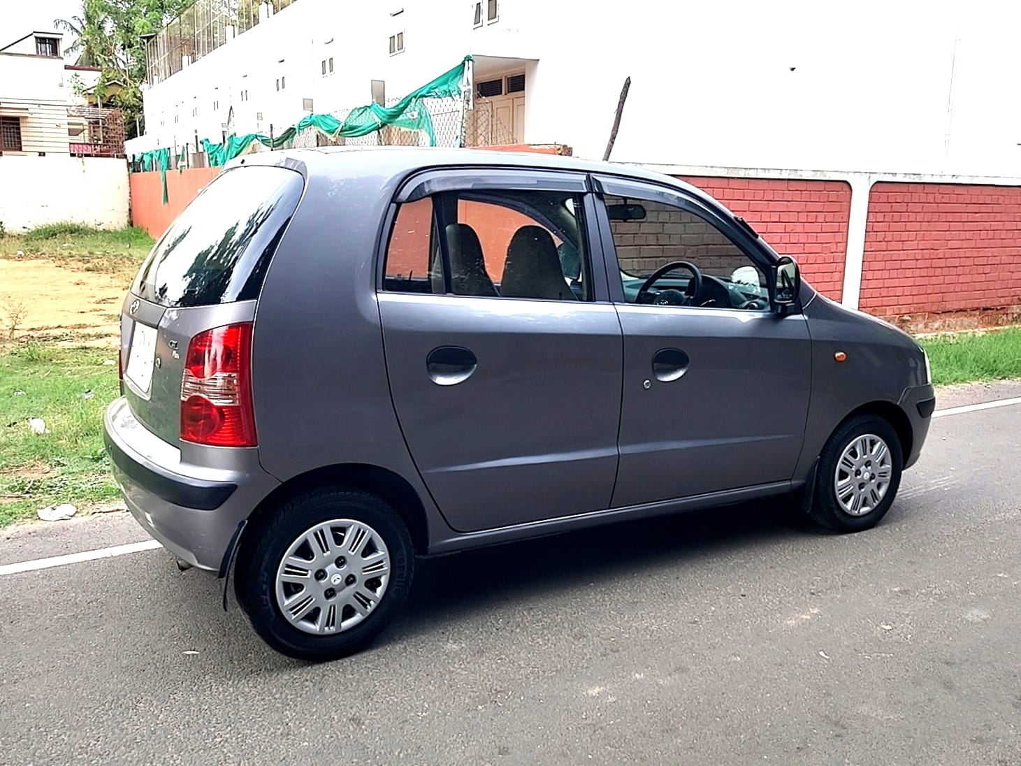 Hyundai Santro Xing - Image 2