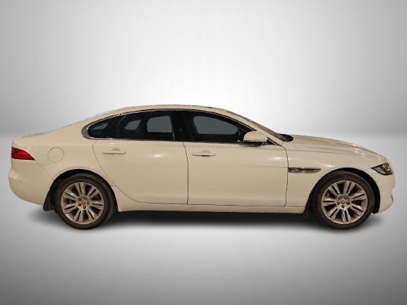 Jaguar XF - Image 3