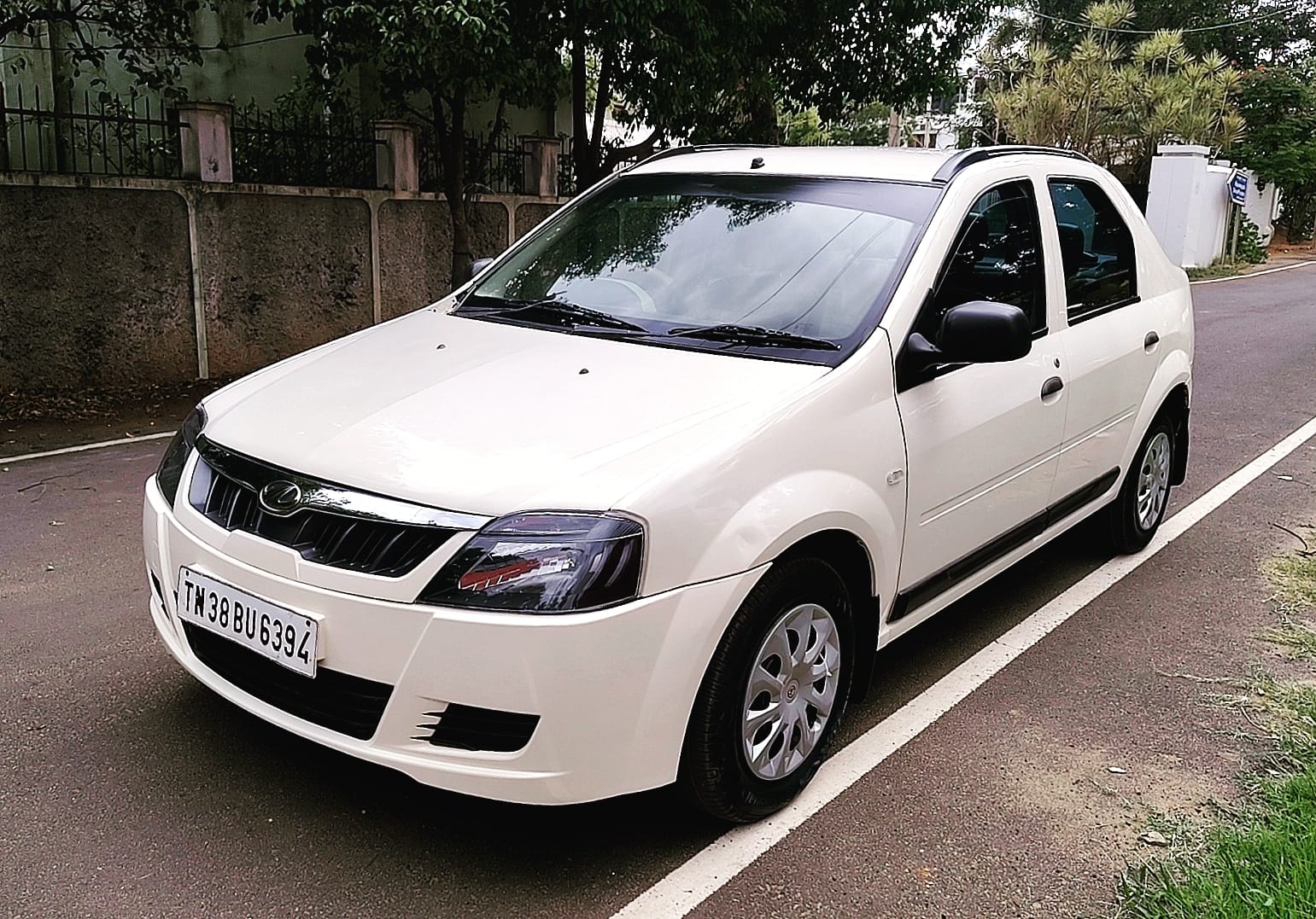 Mahindra Verito - Image 2