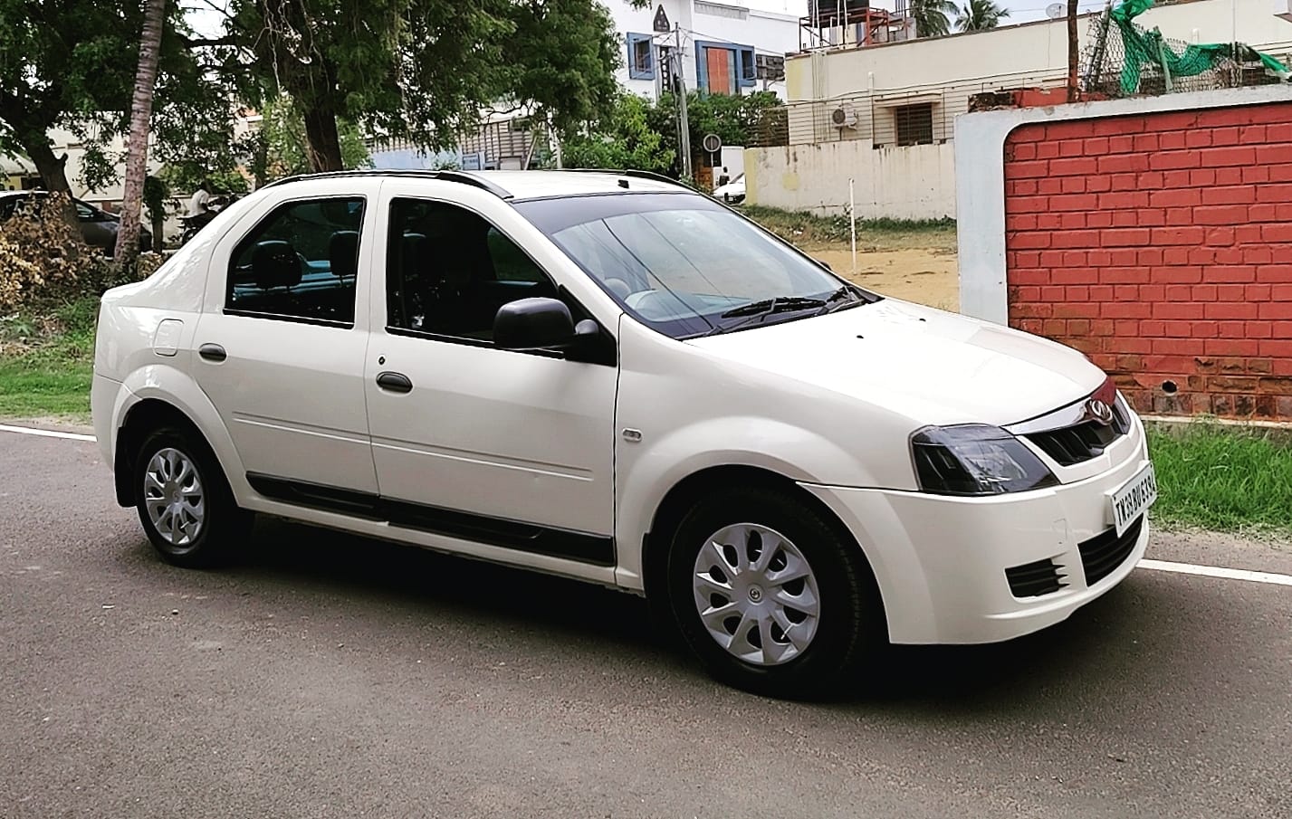 Mahindra Verito - Image 5