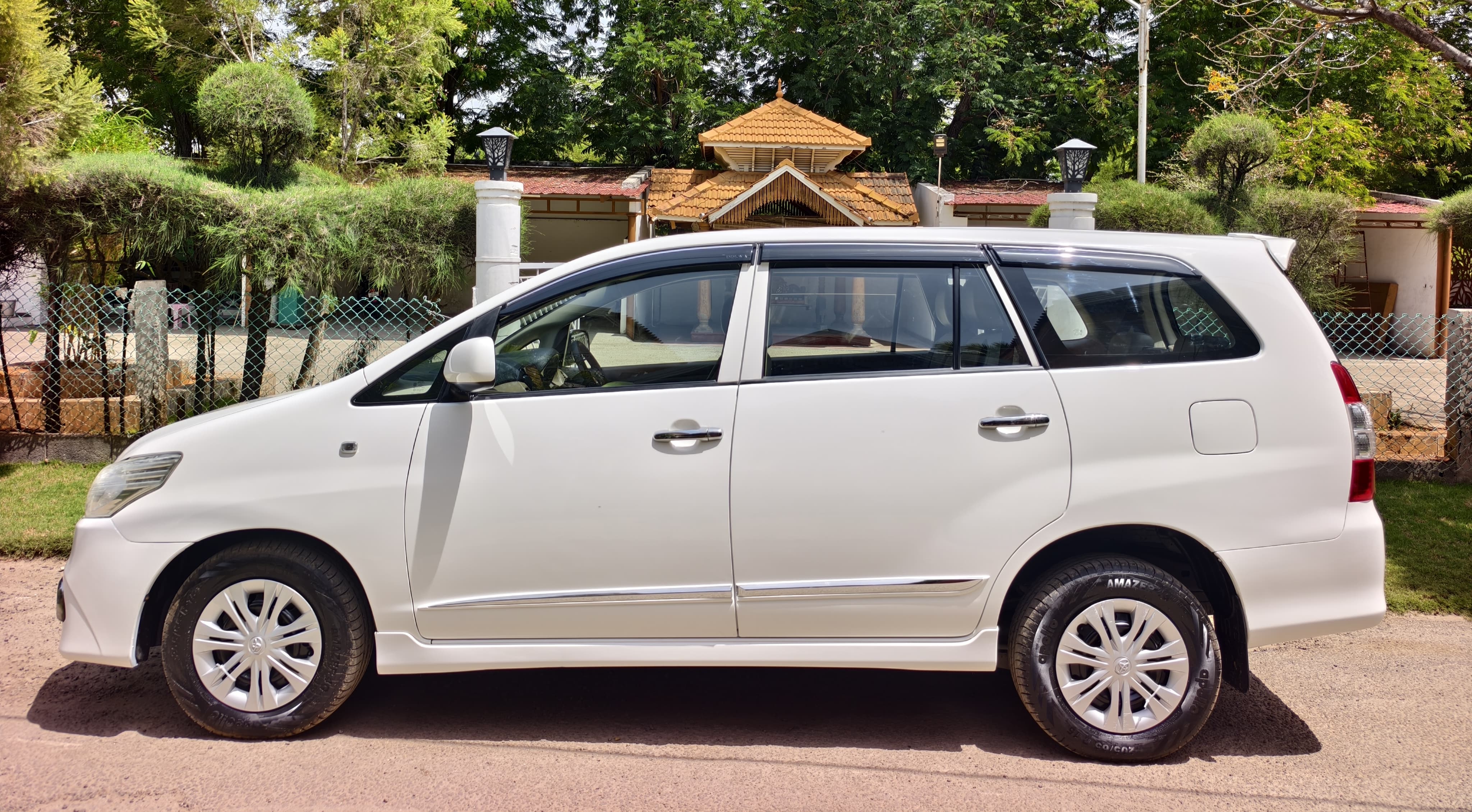Toyota Innova - Image 4
