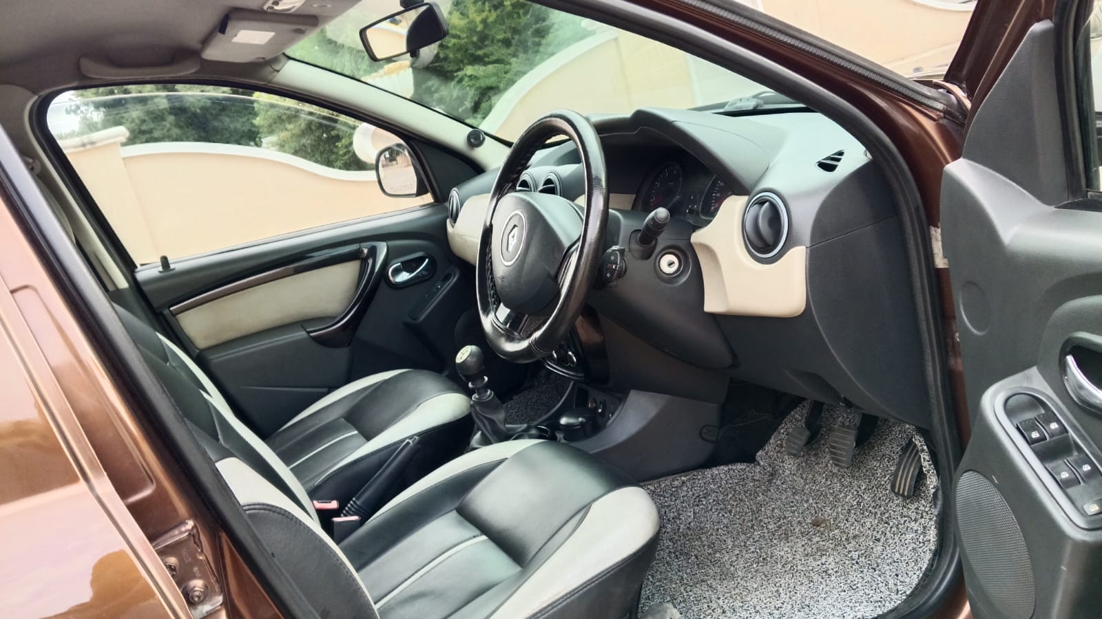 Renault Duster - Image 8