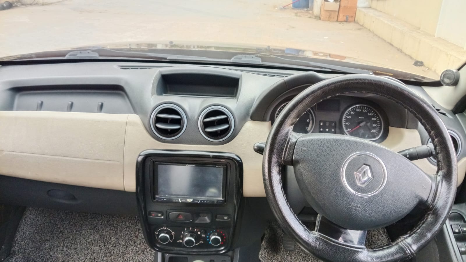 Renault Duster - Image 7