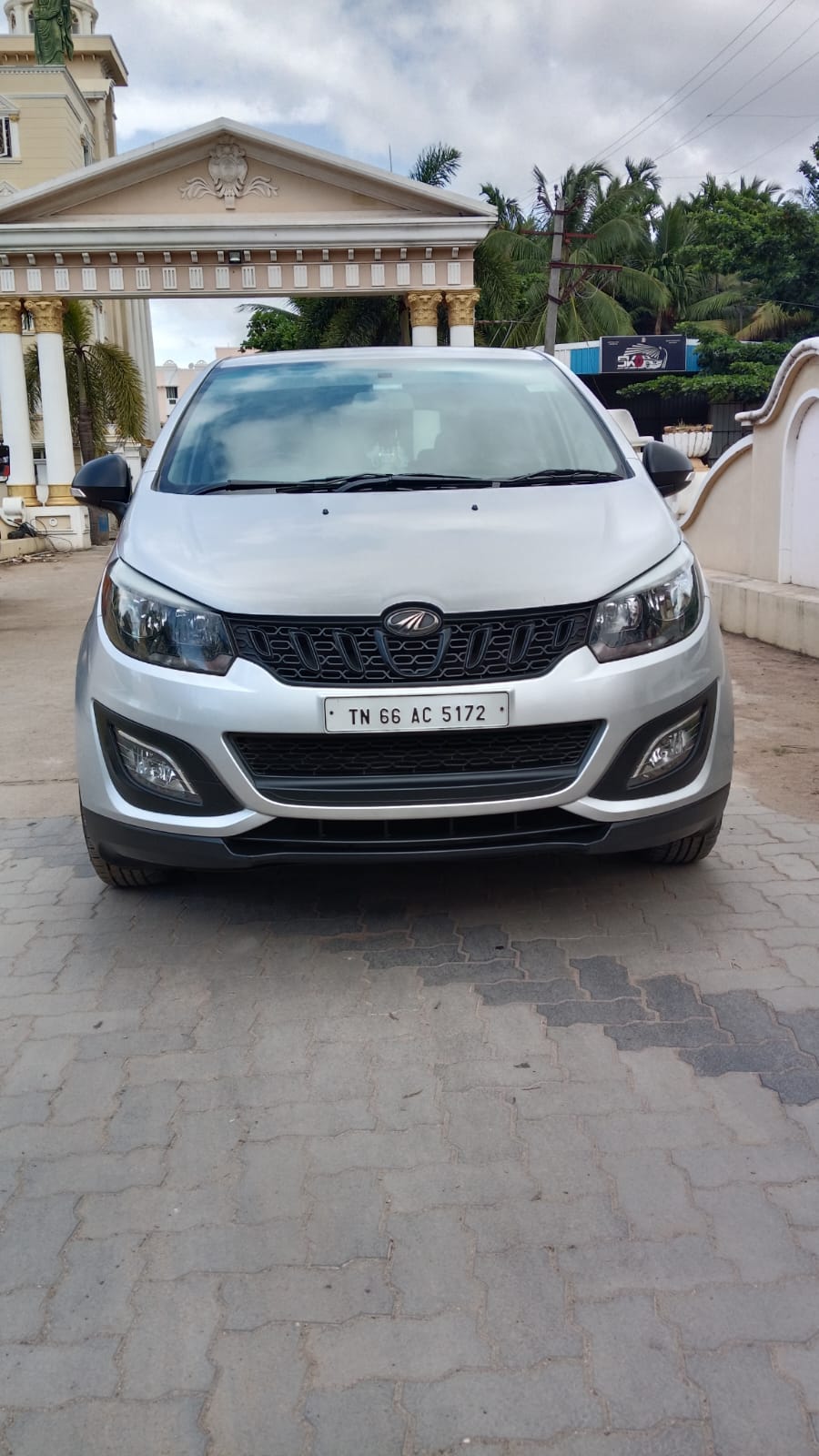 Mahindra Marazzo