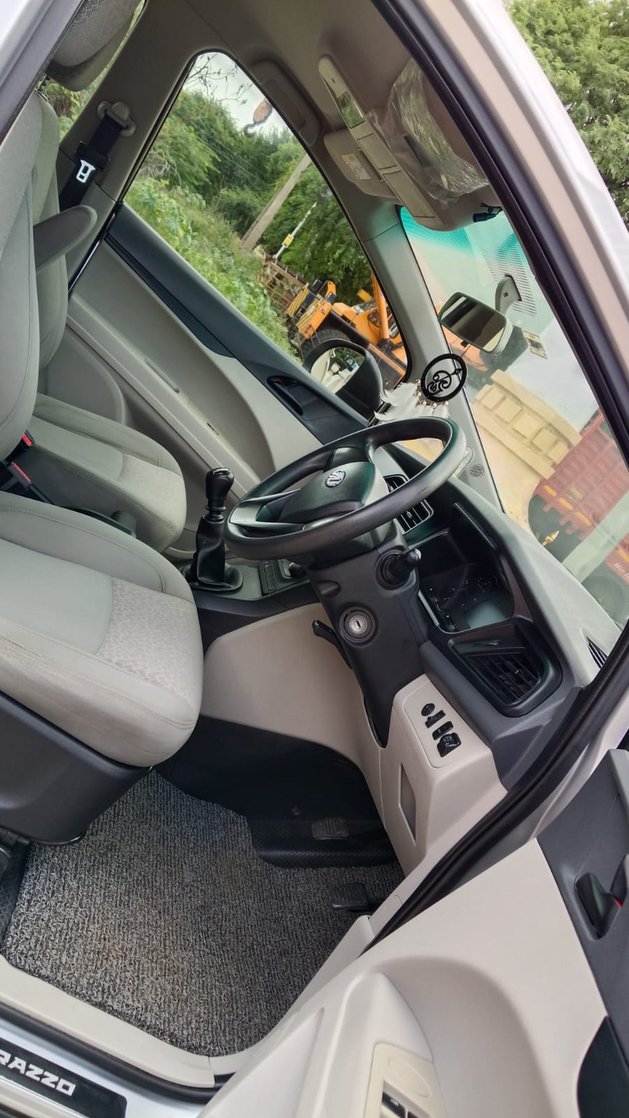 Mahindra Marazzo