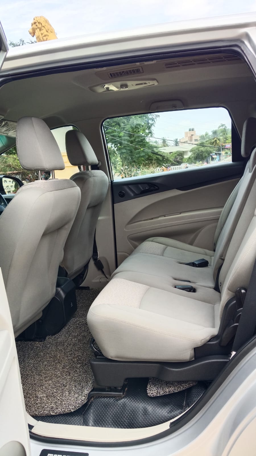 Mahindra Marazzo
