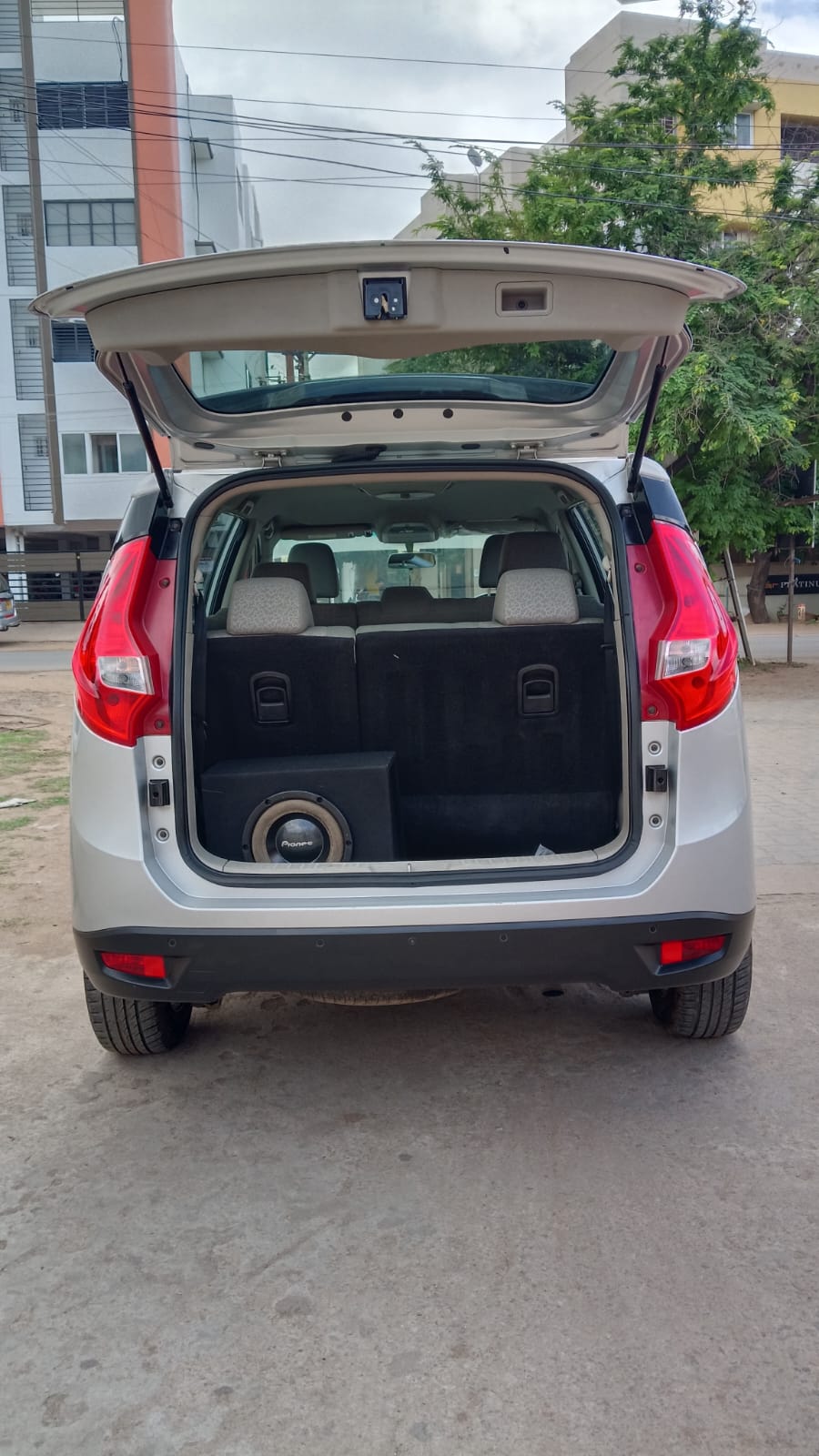 Mahindra Marazzo