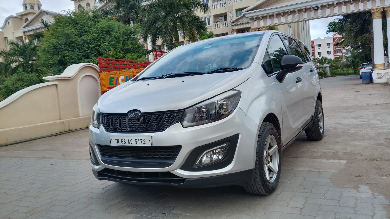 Mahindra Marazzo