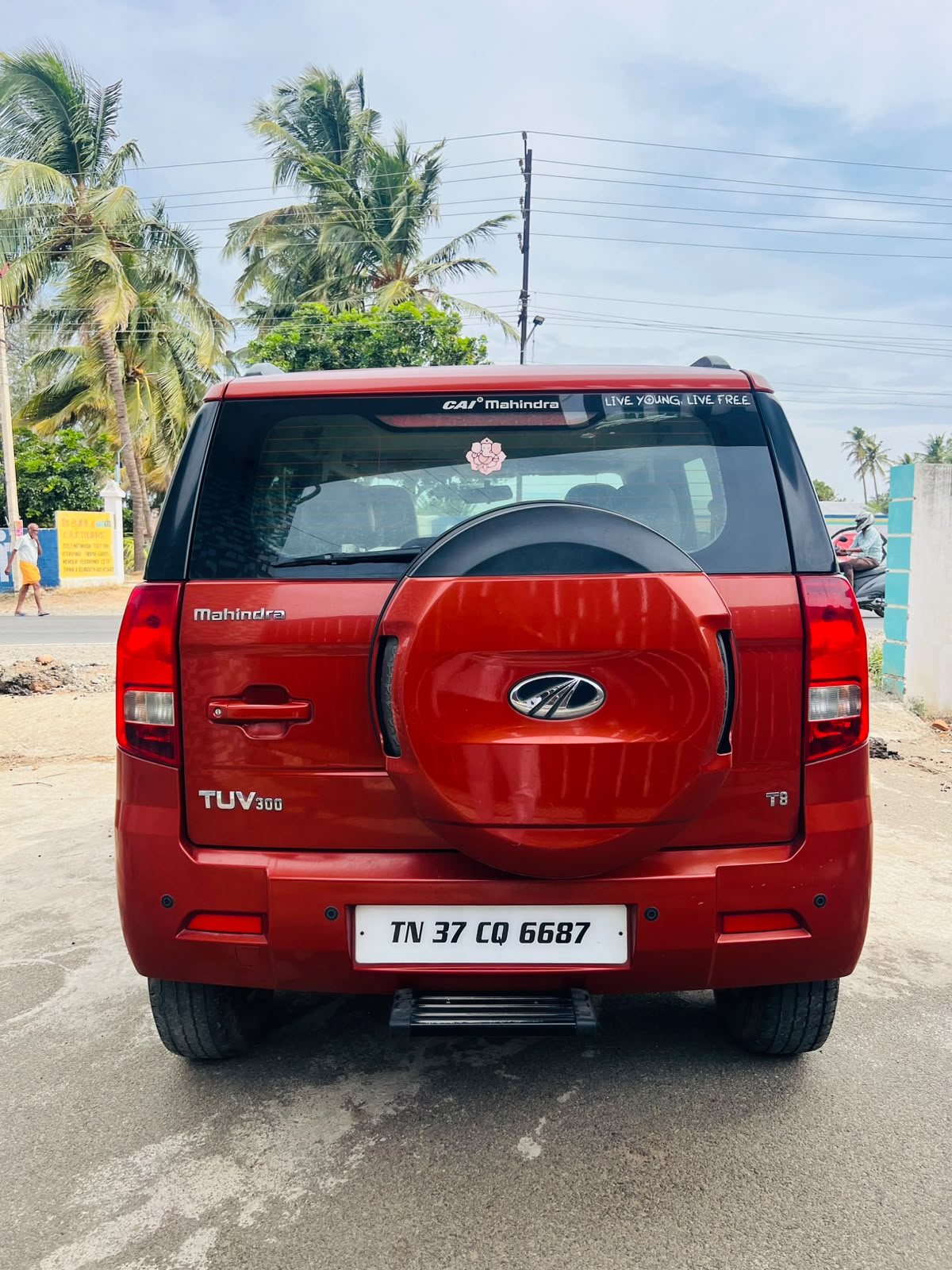 Mahindra TUV300 - Image 11