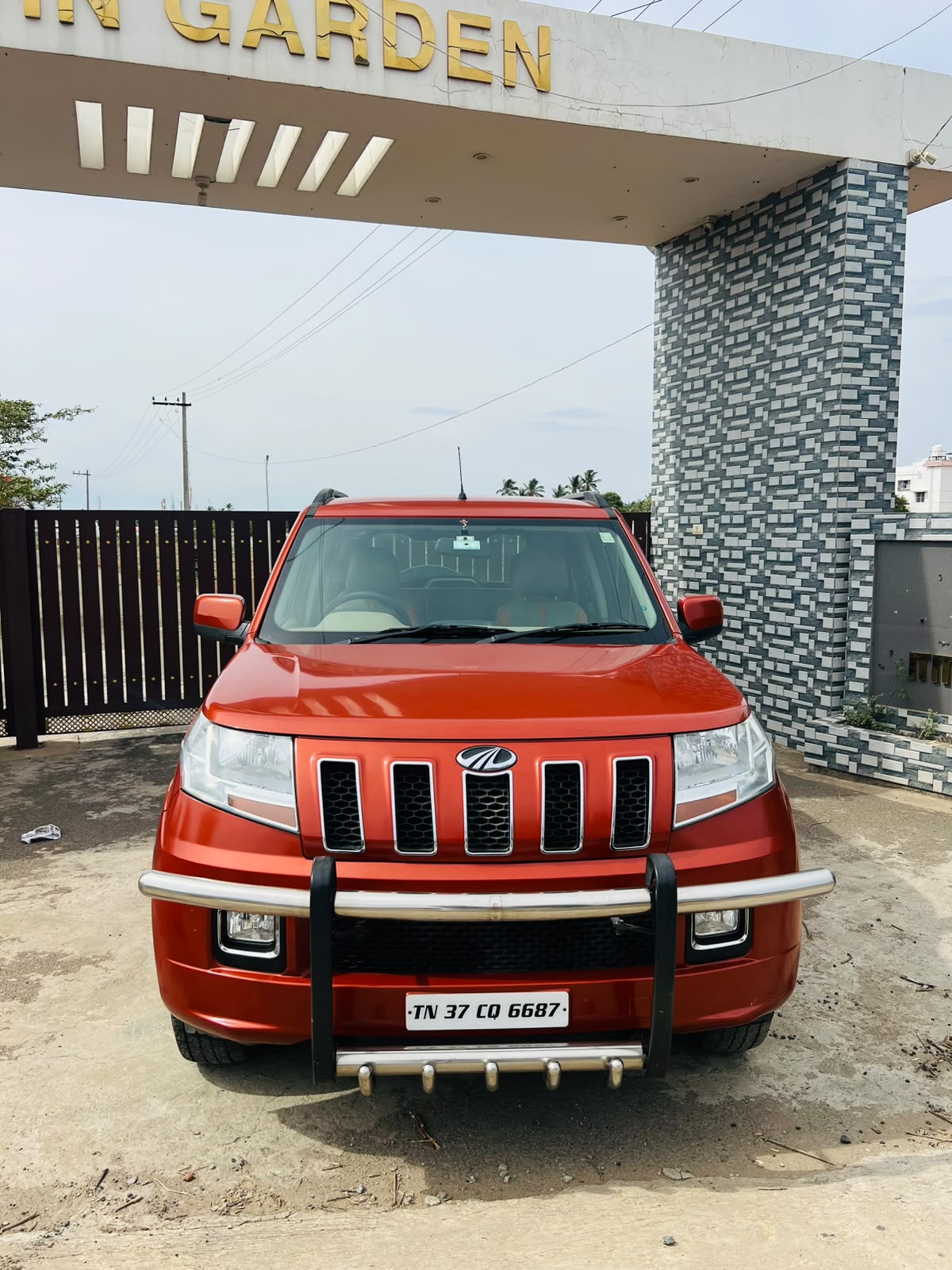 Mahindra TUV300