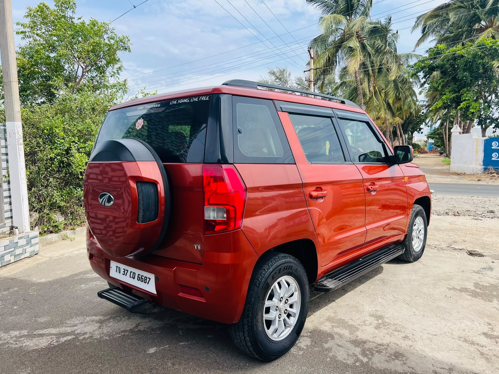 Mahindra TUV300 - Image 7