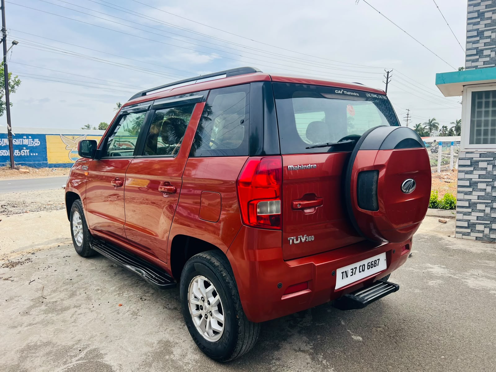 Mahindra TUV300 - Image 6