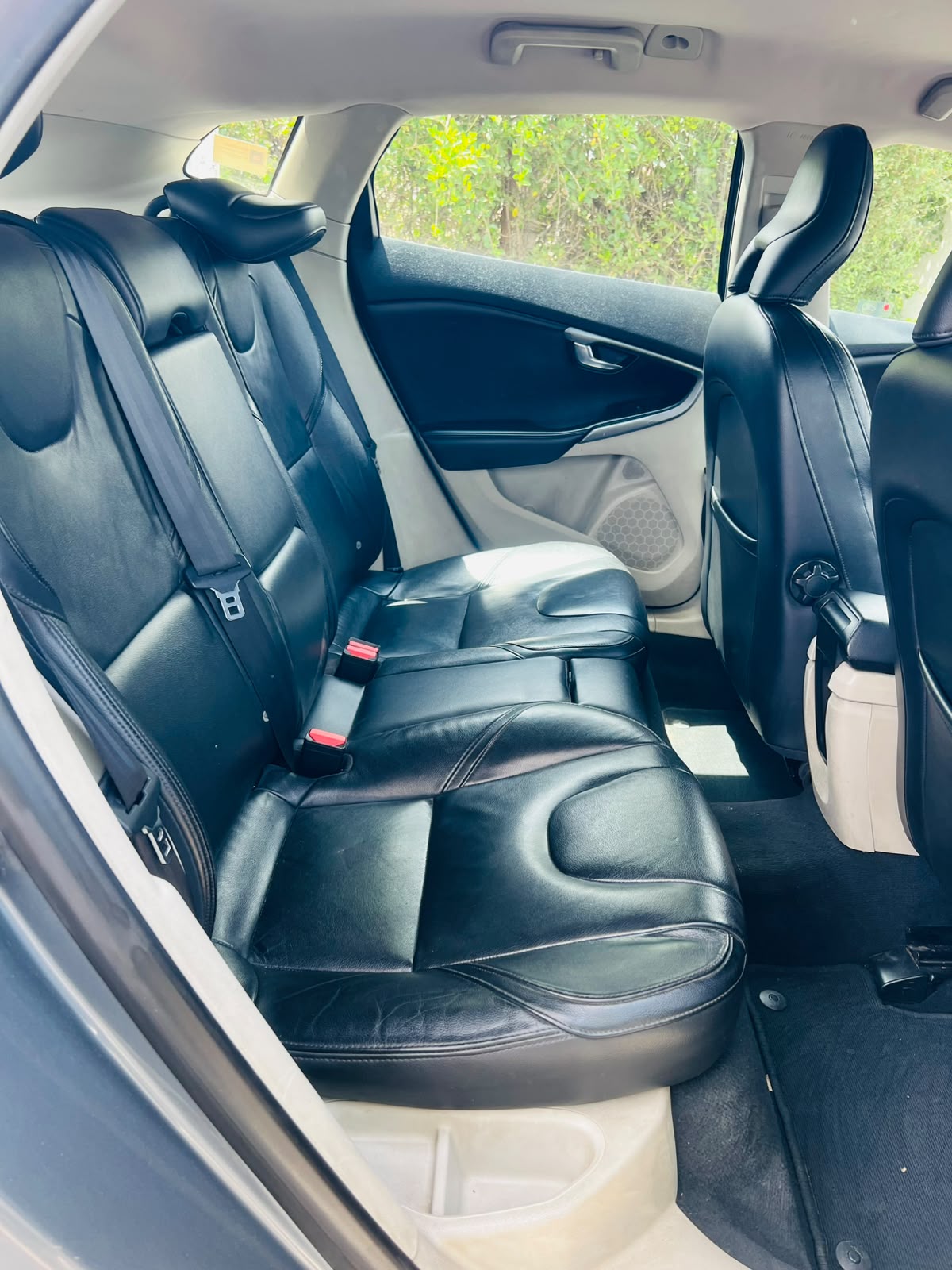 Volvo V40 - Image 8