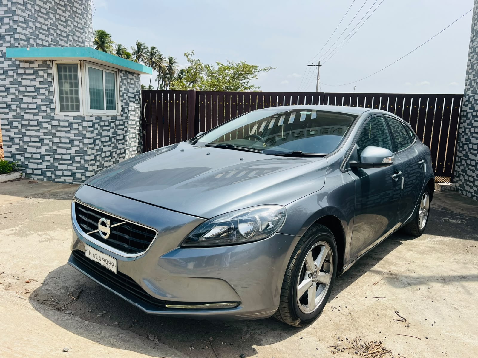 Volvo V40 - Image 3