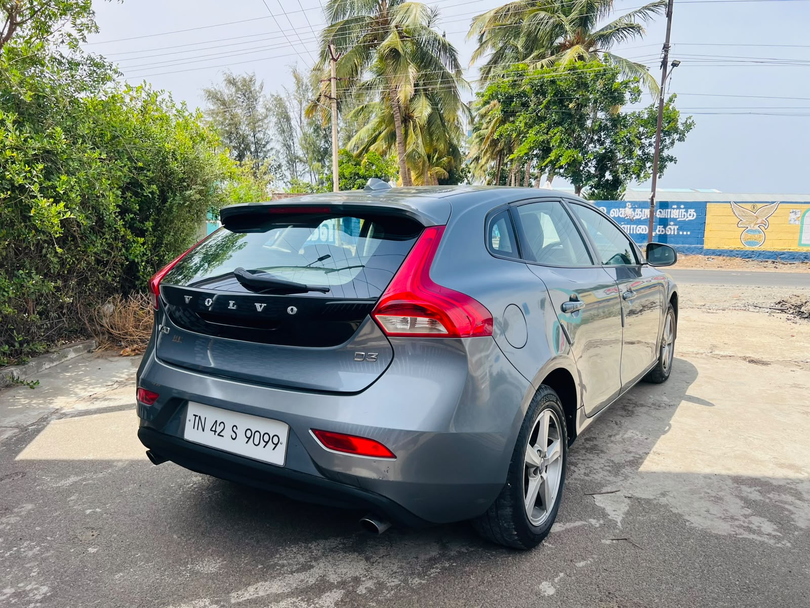 Volvo V40 - Image 7