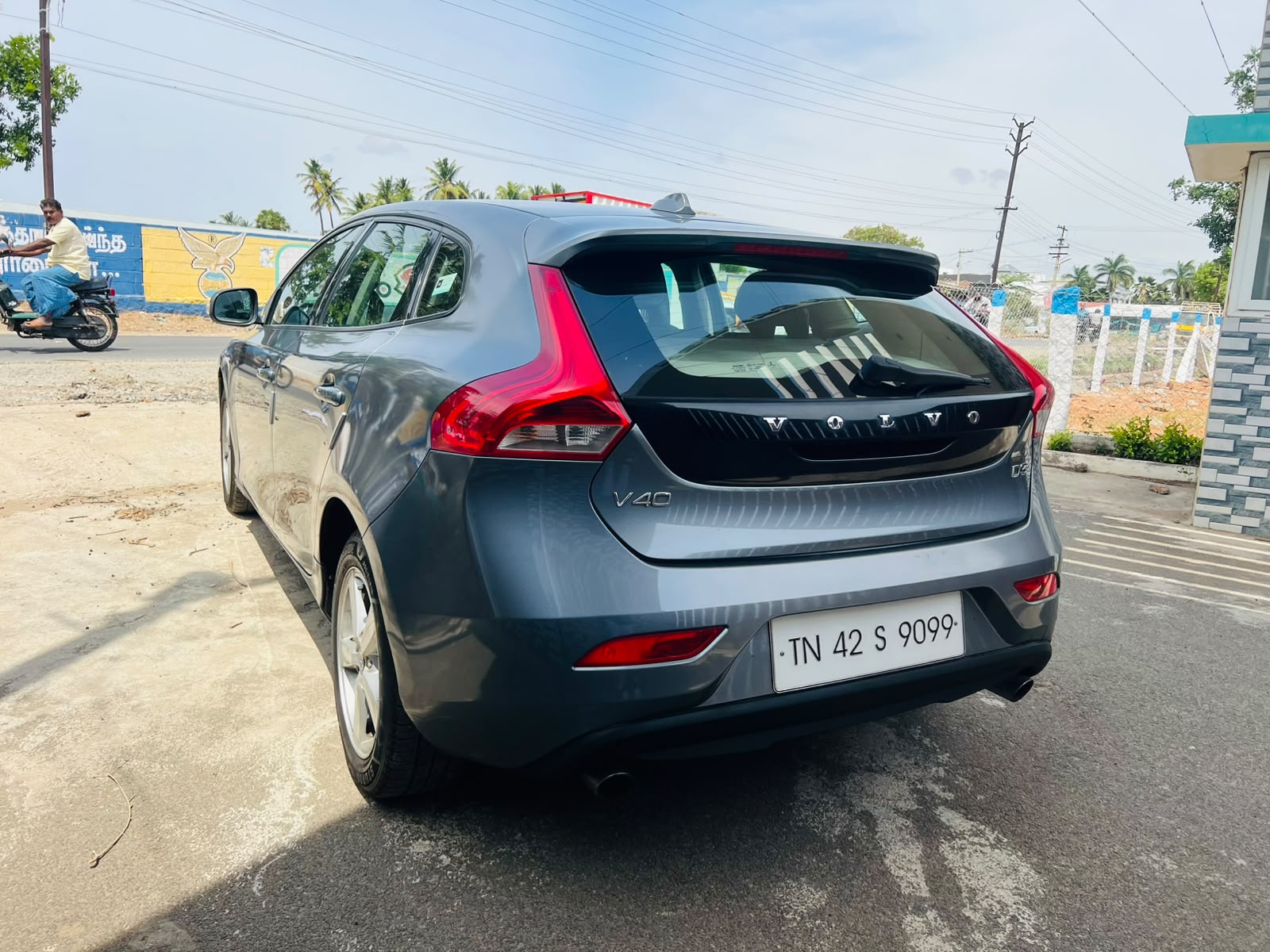 Volvo V40 - Image 6