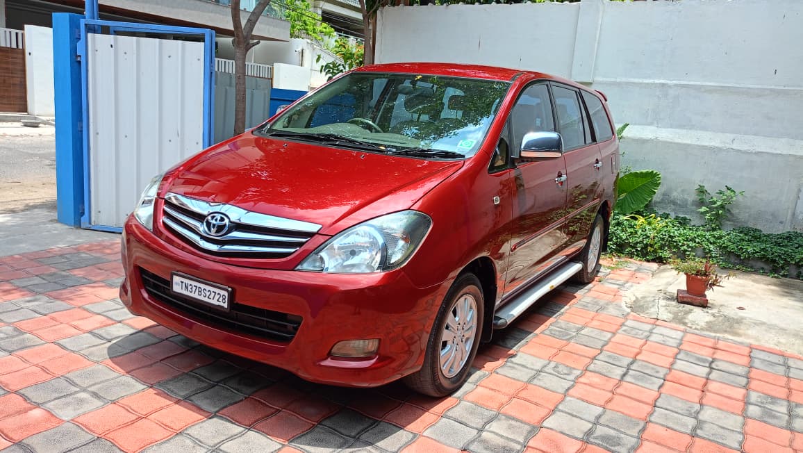 Toyota Innova - Image 3