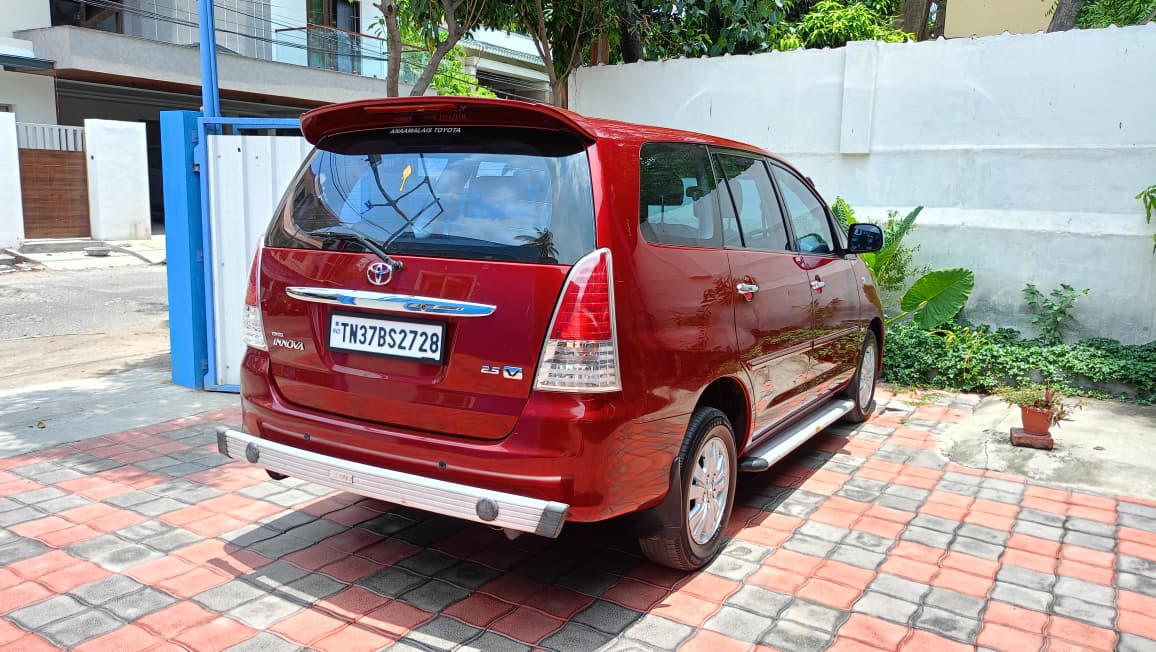 Toyota Innova - Image 8