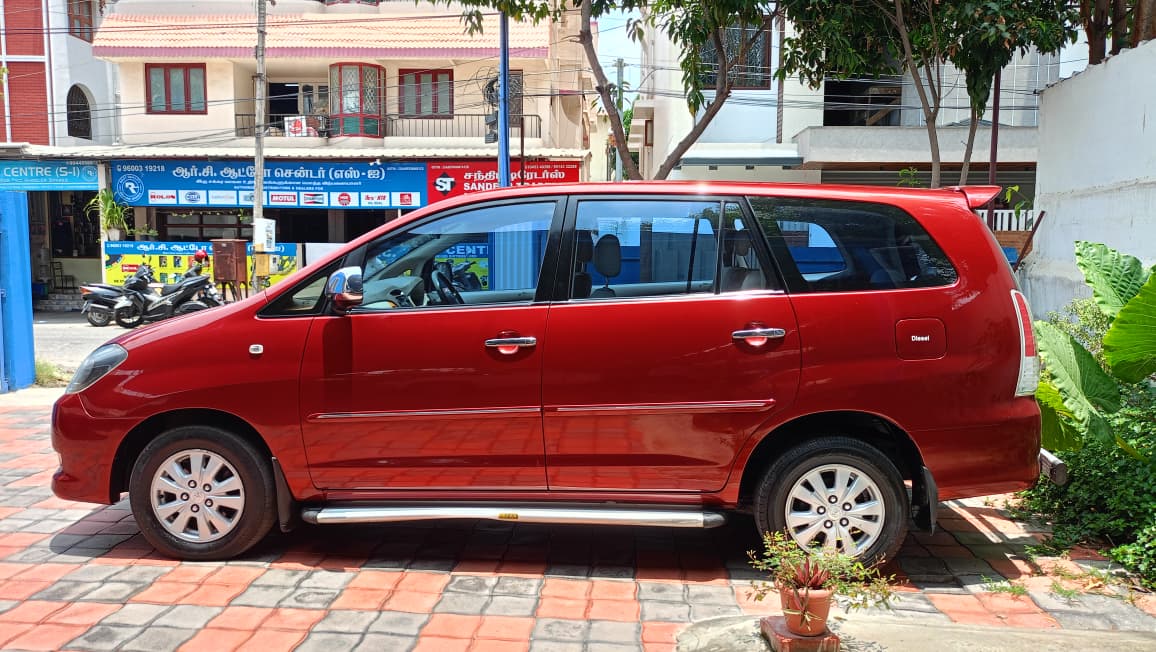 Toyota Innova - Image 7