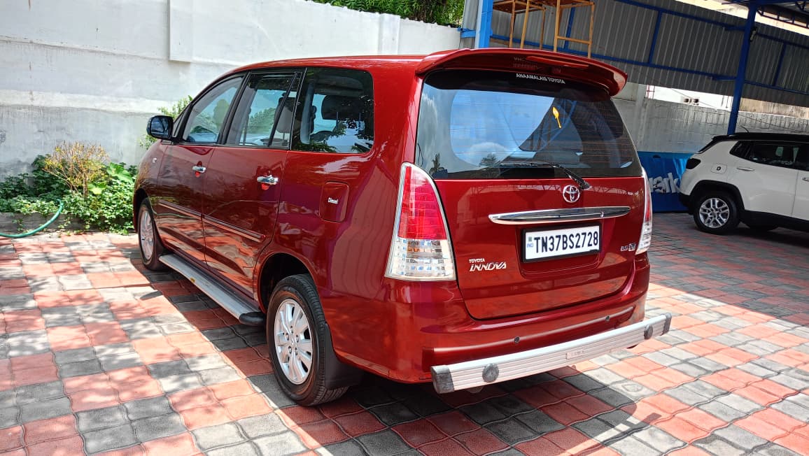 Toyota Innova - Image 5