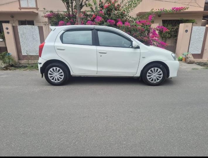 Toyota Etios Liva - Image 4