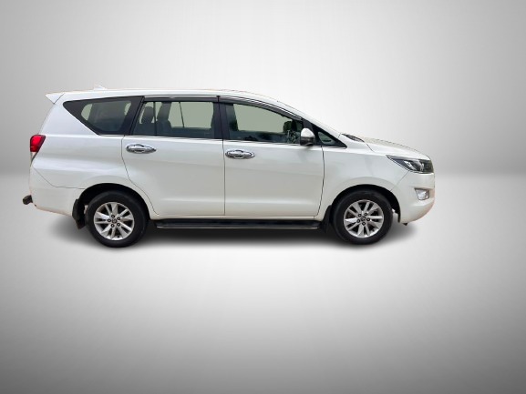 Toyota Innova Crysta - Image 4