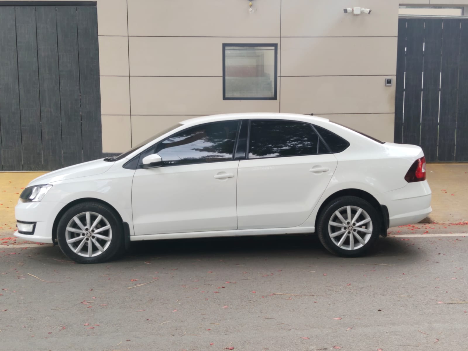Skoda Rapid - Image 5