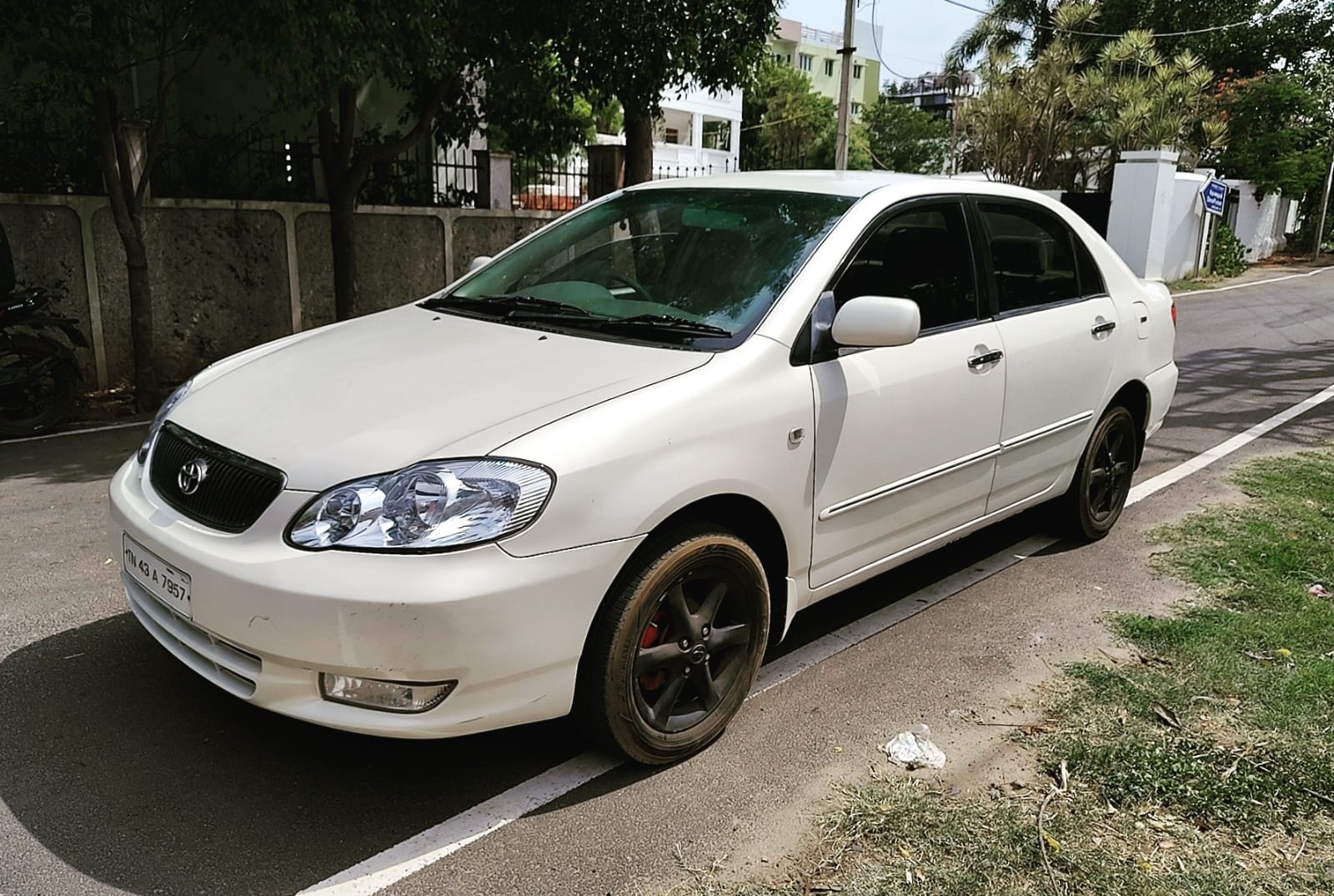 Toyota Corolla - Image 2
