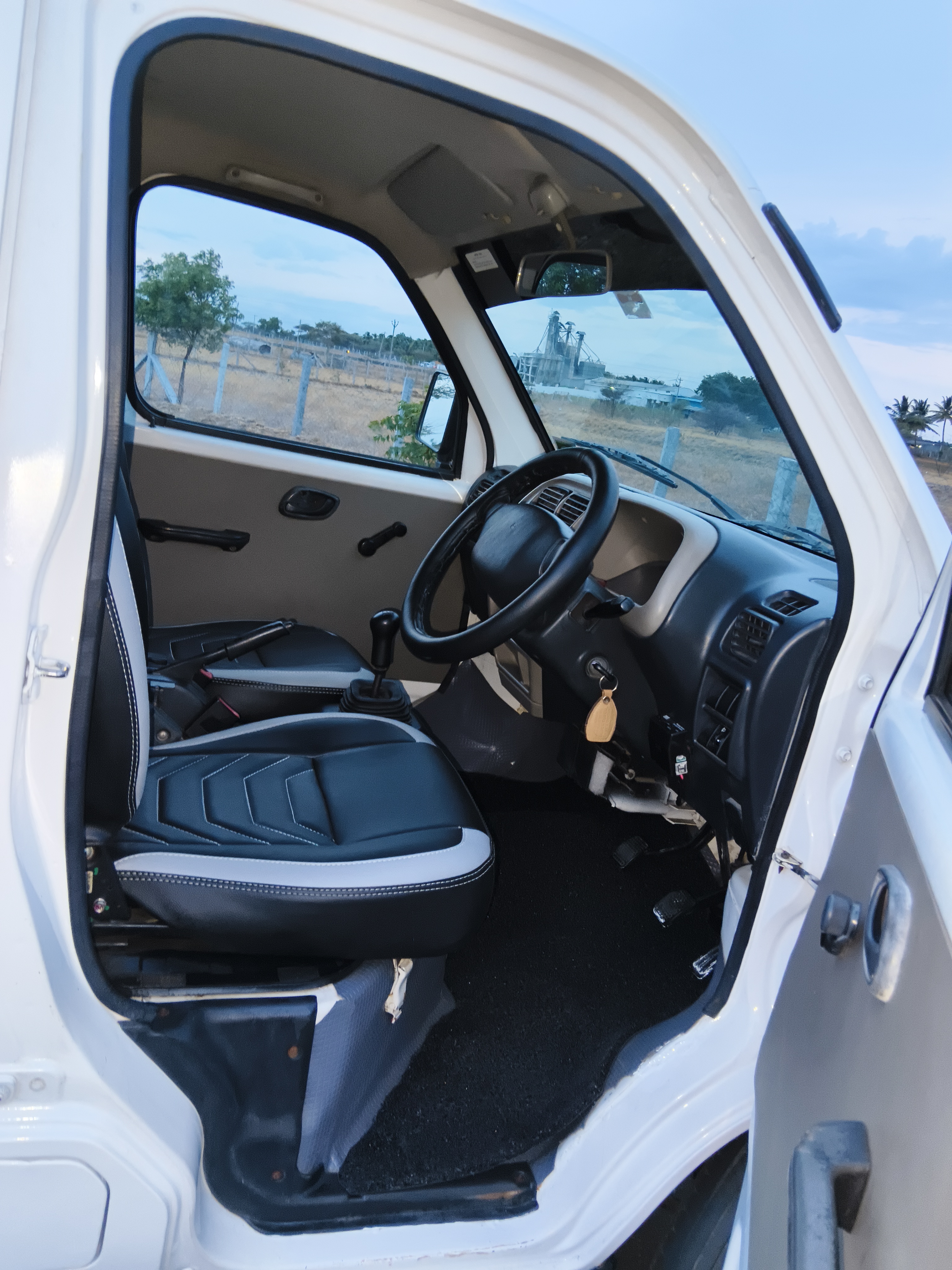 Maruti Suzuki Eeco - Image 8