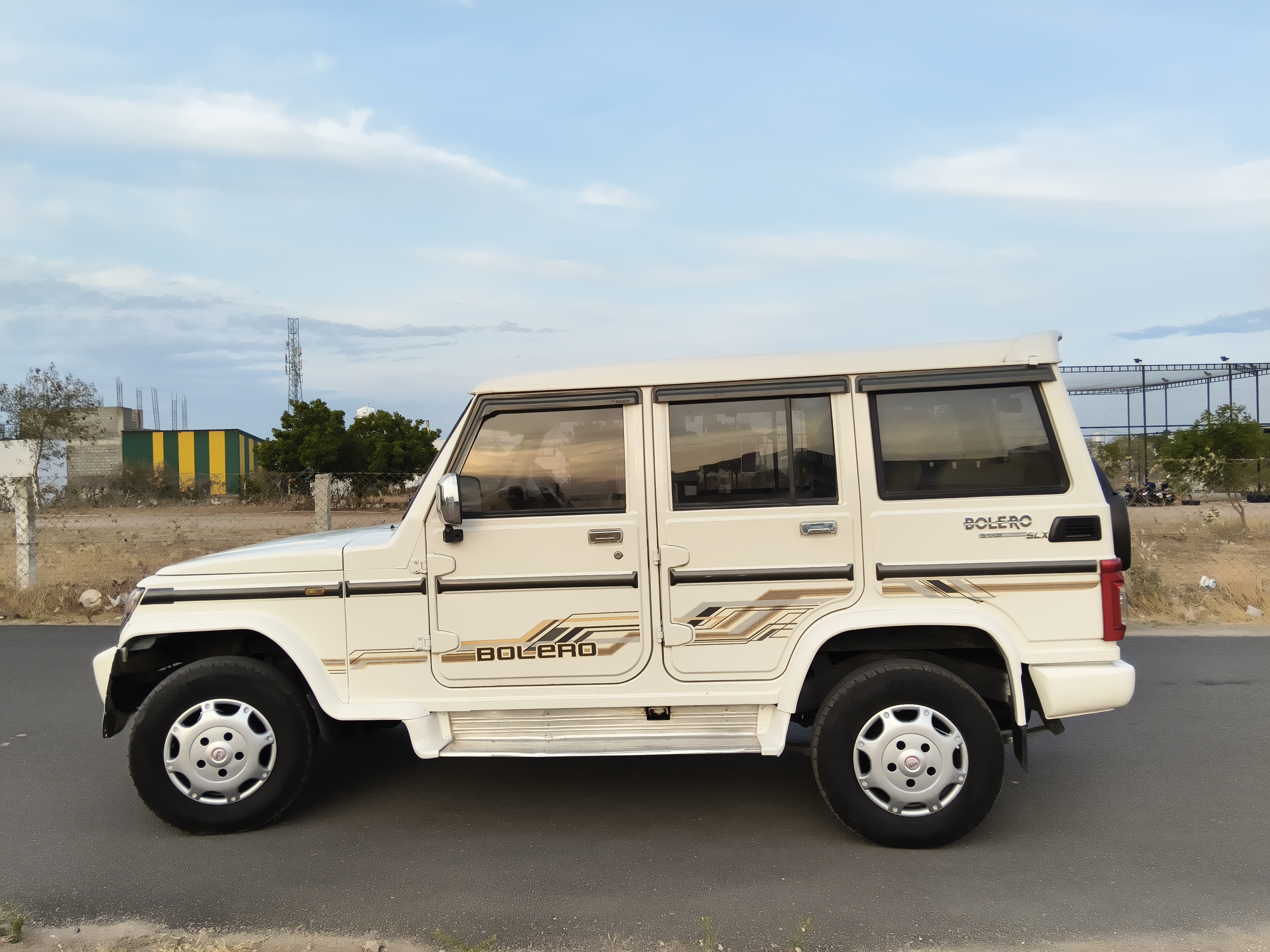 Mahindra Bolero - Image 11