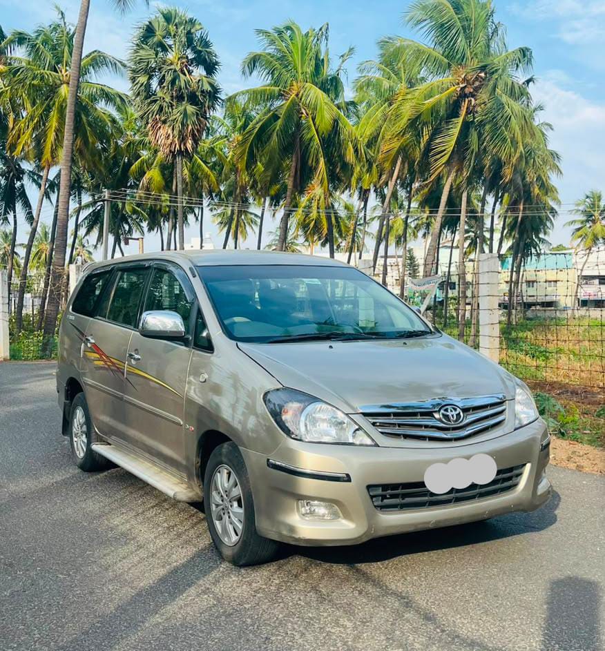 Toyota Innova - Image 2