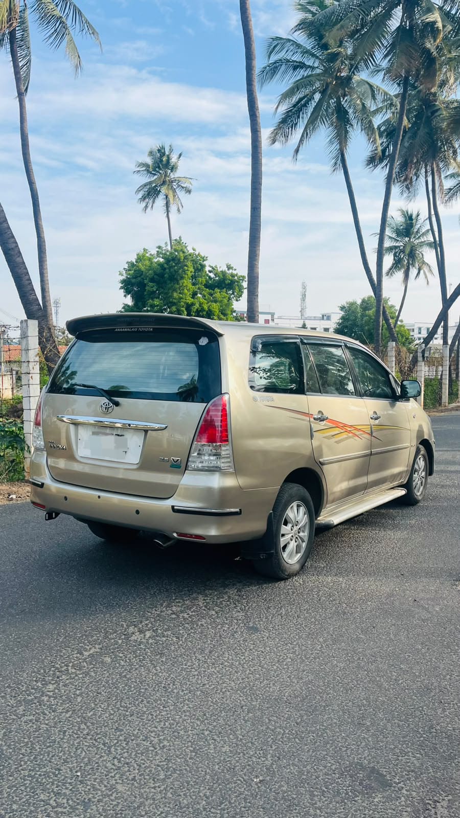 Toyota Innova - Image 4