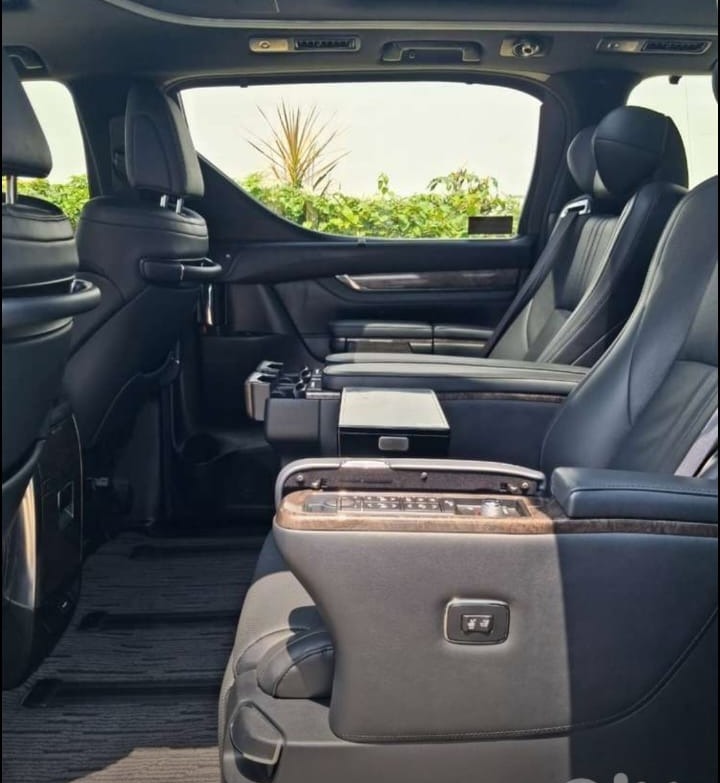 Toyota Vellfire - Image 2