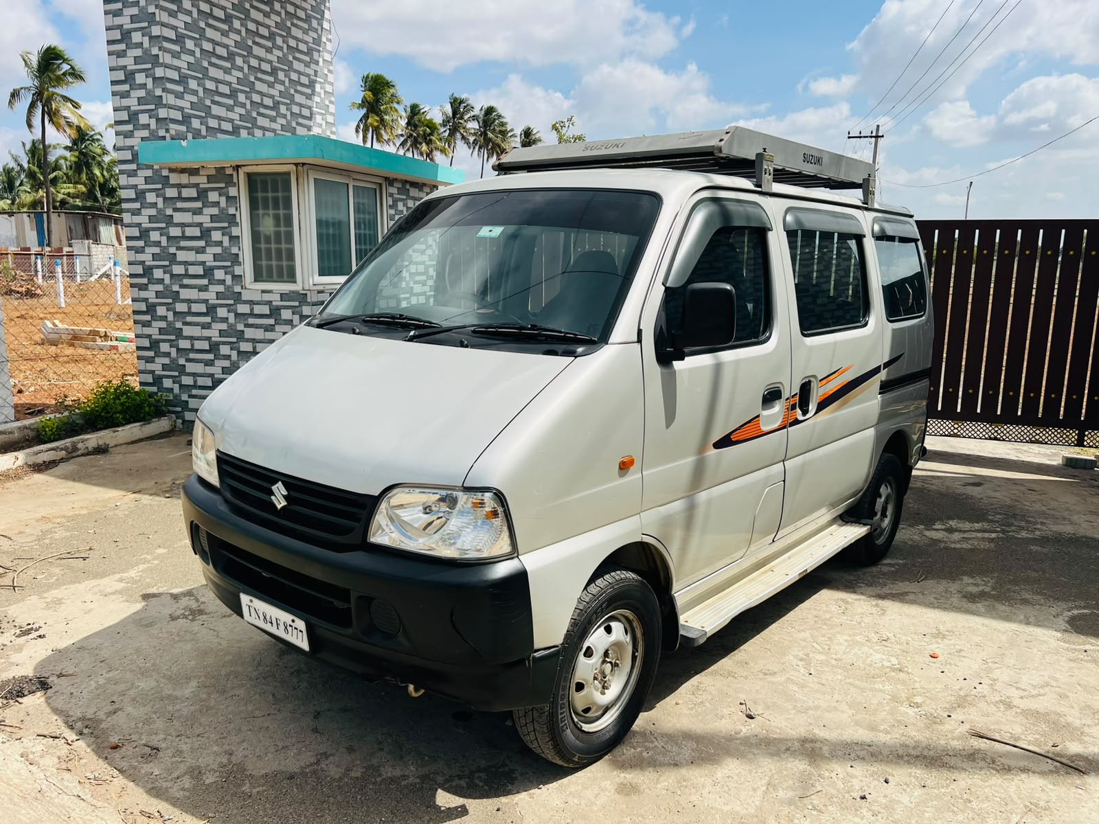 Maruti Suzuki Eeco - Image 2