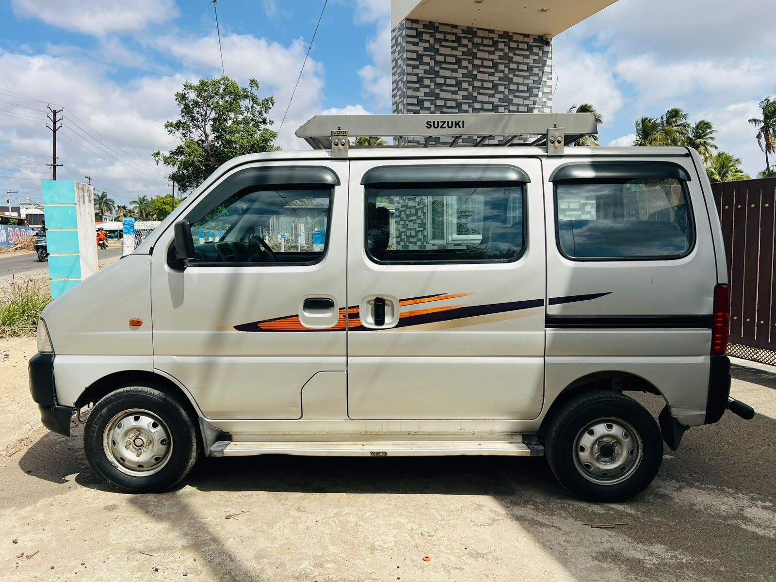 Maruti Suzuki Eeco - Image 4